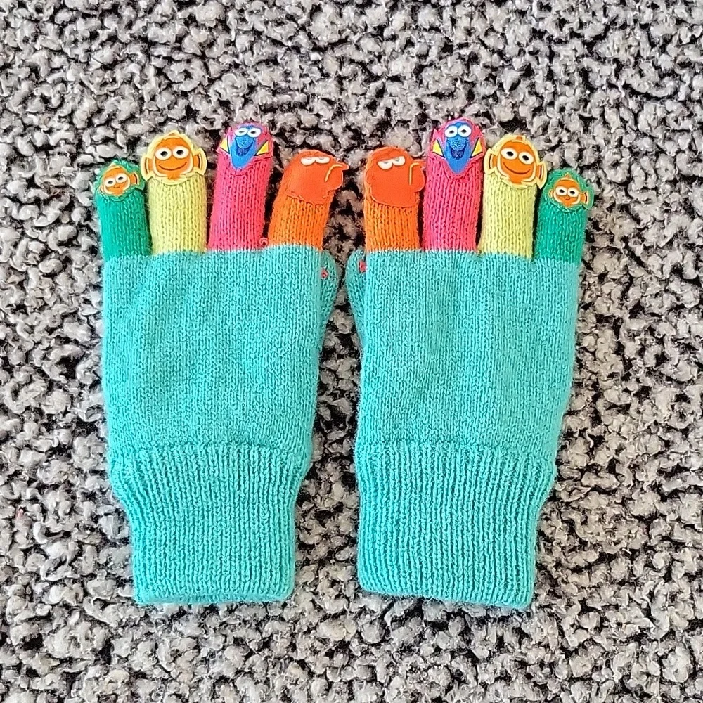 Disney Finding Nemo Kids Gloves Size 7-10